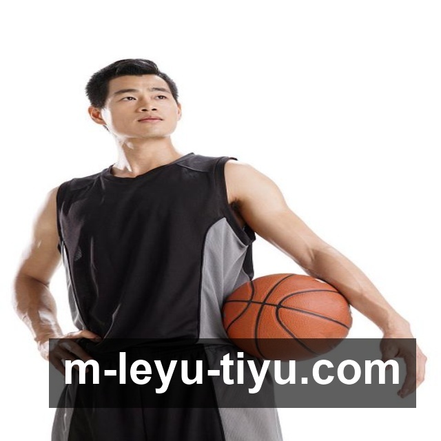 暖心一幕：对手进球后，客队卡利亚里小球迷获赠主场球迷安慰礼物